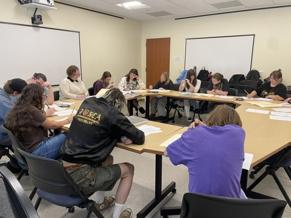 Dr. Erin Peters and students in ARH 4030: Seminar in Art Criticism and Theory. Dr. Erin Peters and students in ARH 4030: Seminar in Art Criticism and Theory.